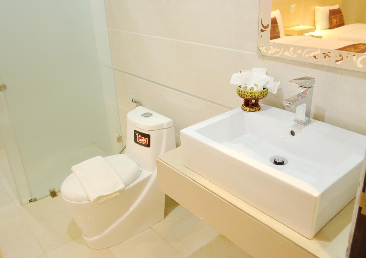 Thatluangview Hotel Vientiane Esterno foto