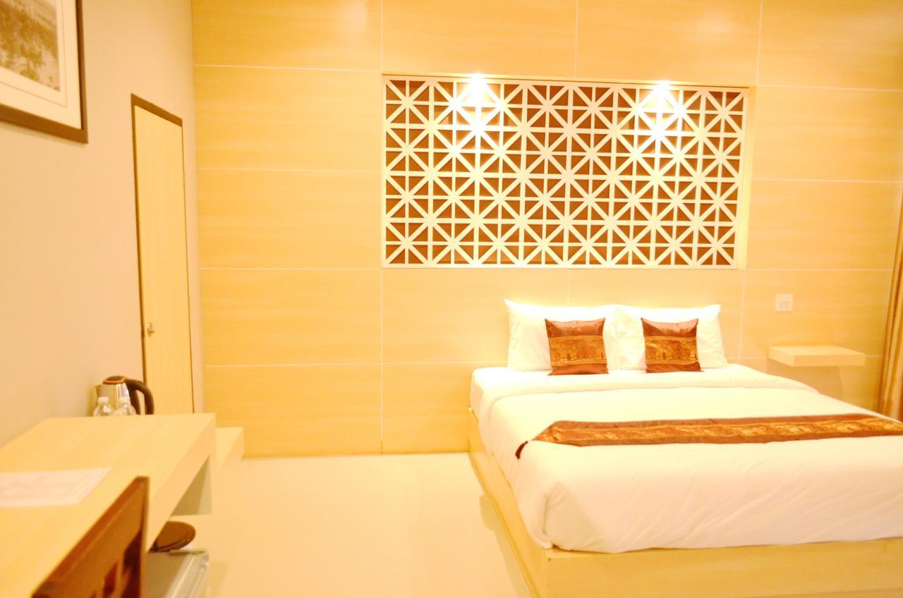 Thatluangview Hotel Vientiane Esterno foto