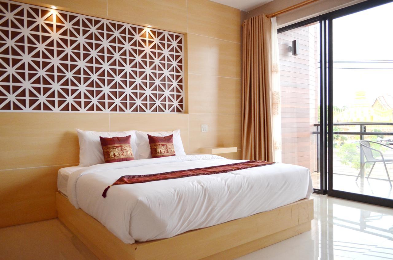 Thatluangview Hotel Vientiane Esterno foto
