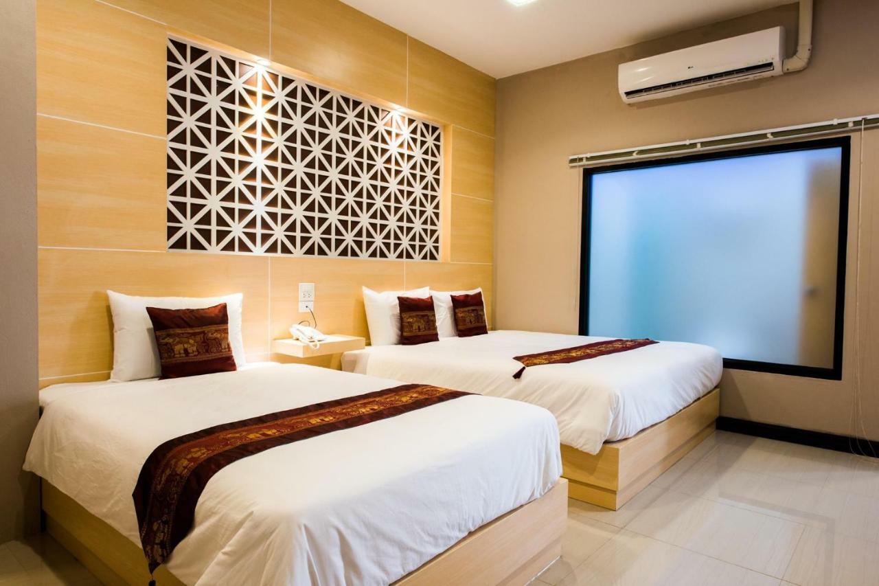 Thatluangview Hotel Vientiane Esterno foto